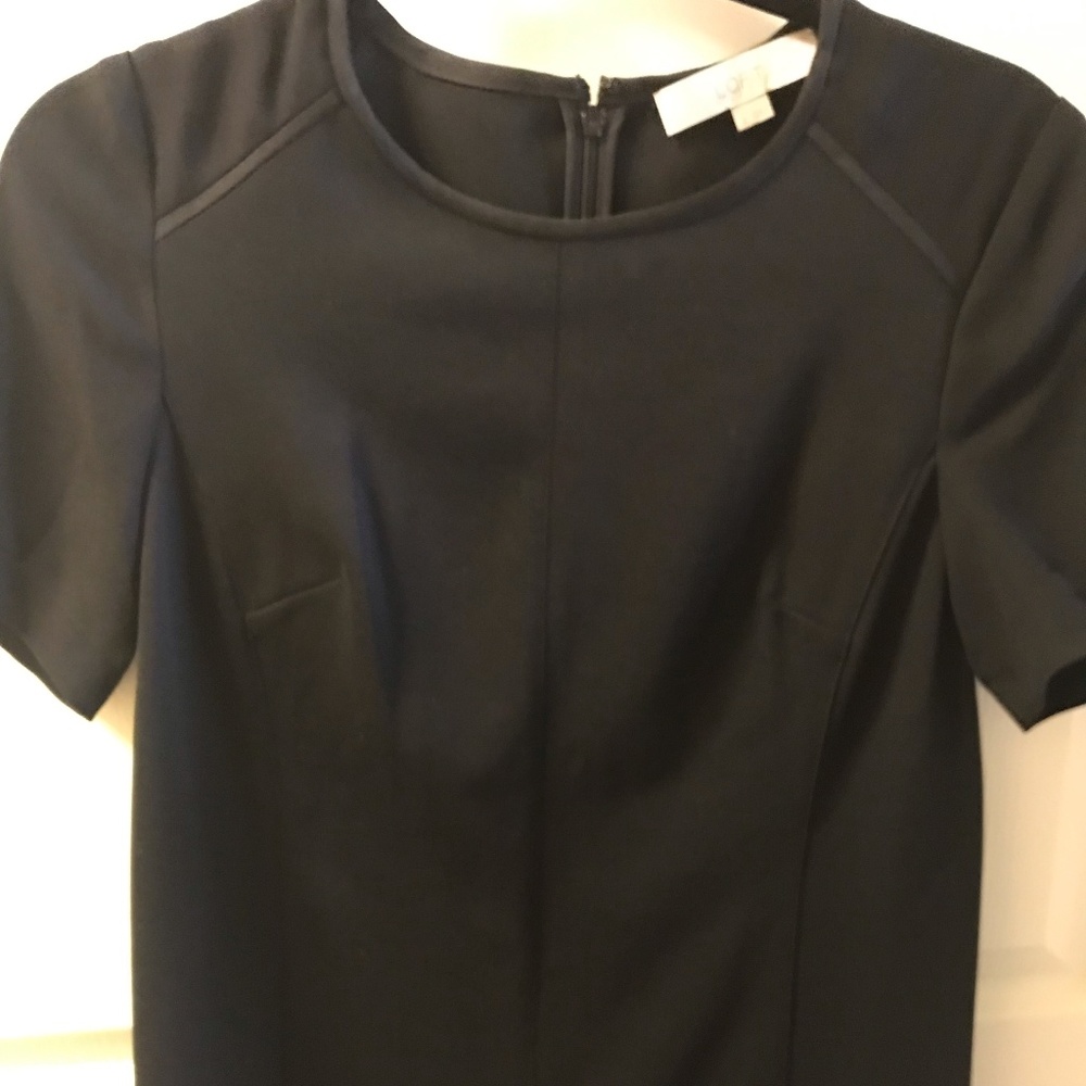 LOFT Short Sleeve black Sheath dress
